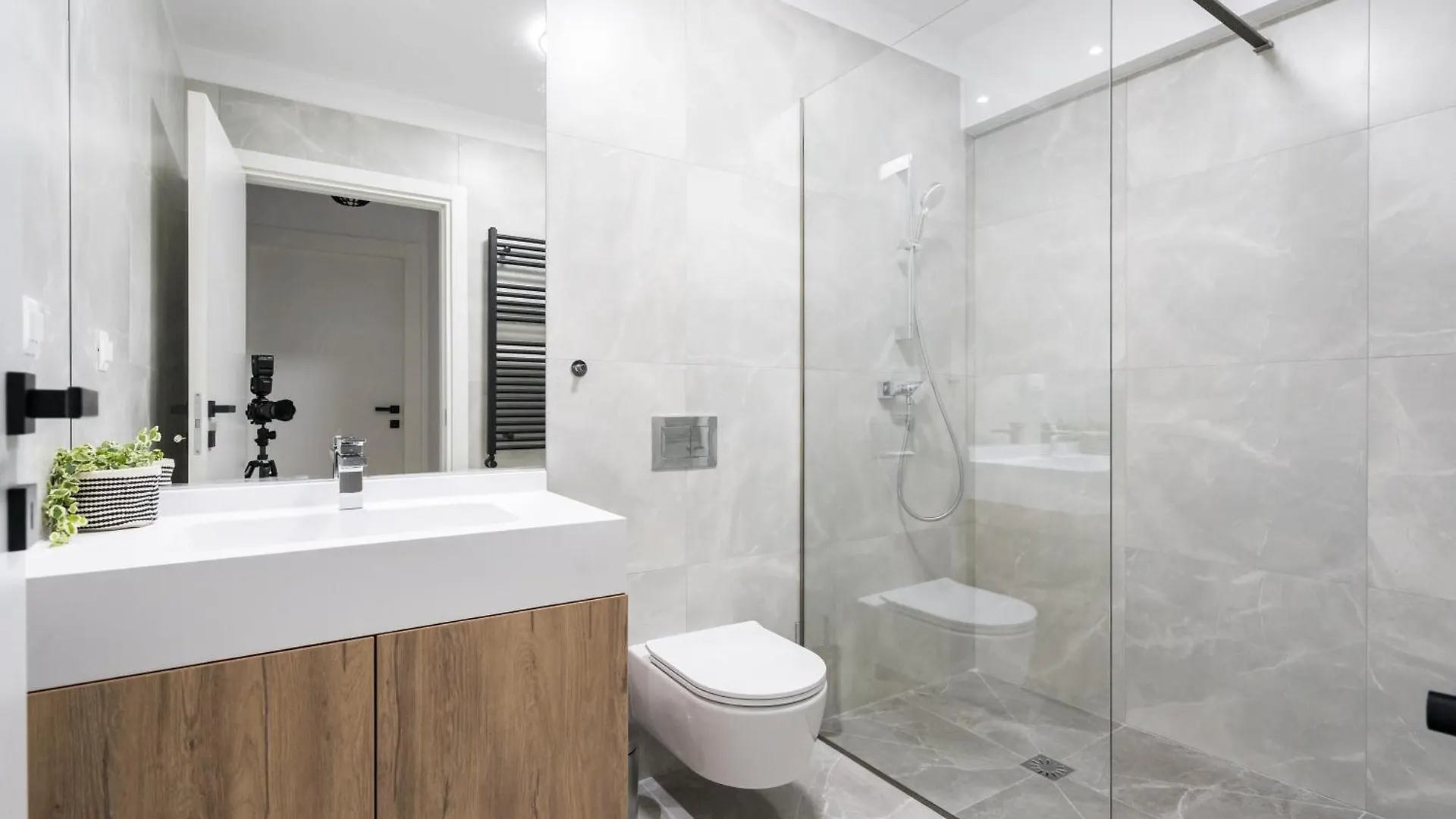 The Velvet Grey Apartment Bucharest
